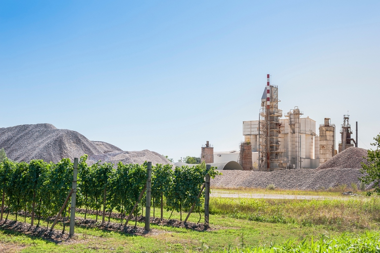 Il settore del cemento deve imparare a gestire meglio l'energia, i rifiuti e le risorse: lo dice un report di CDP.