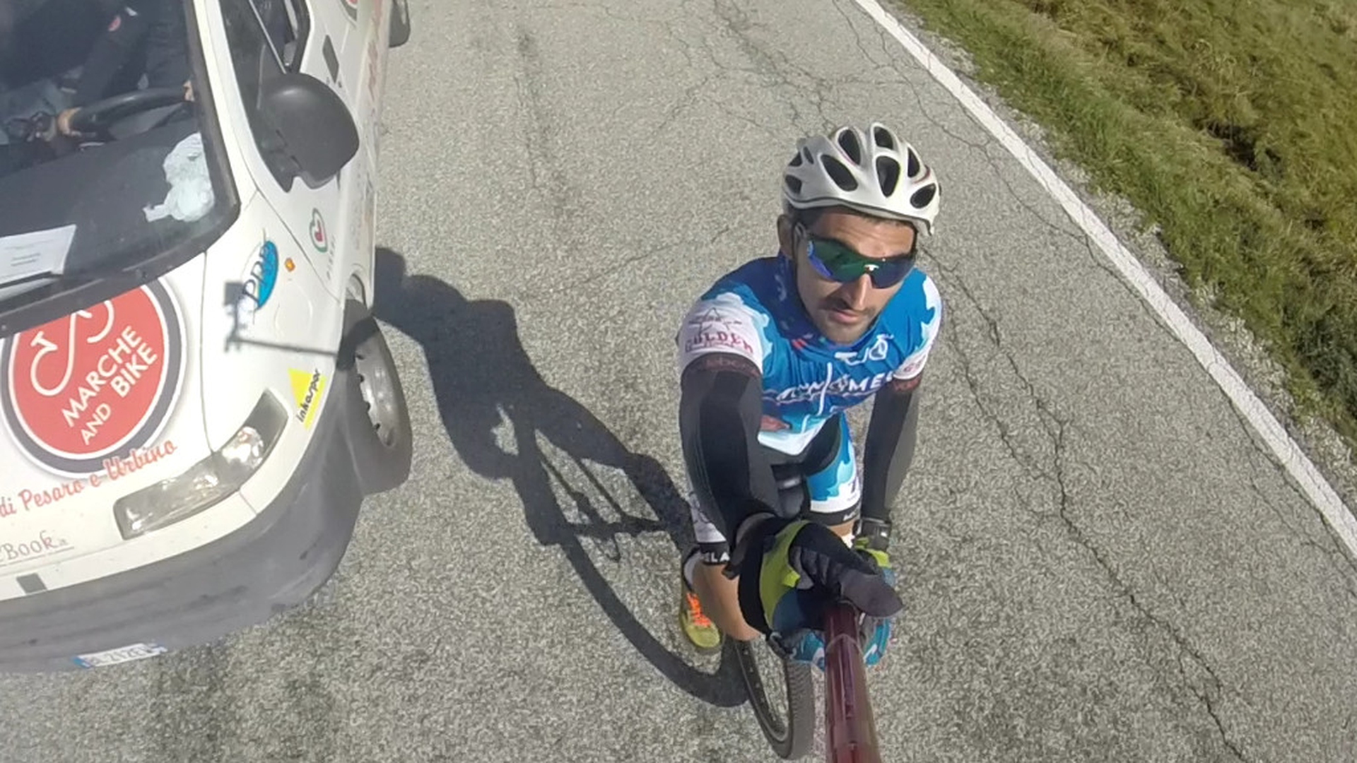 Un selfie sul monociclo