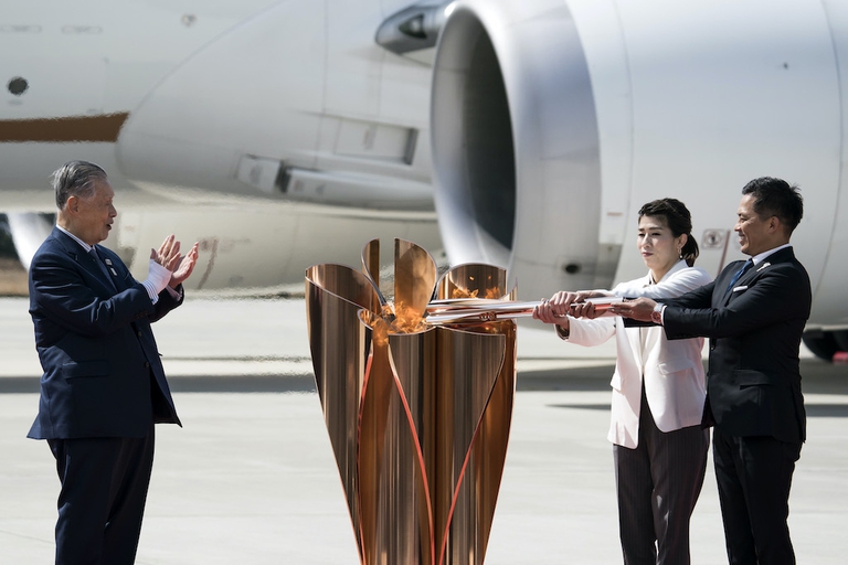 tokyo 2020, olympic flame, matsushima, arrival, lighting, Saori Yoshida, Tadahiro Nomura, Yoshiro Mori 