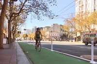 La pista ciclabile protetta dai cicloattivisti che il comune di San Francisco ha “adottato”