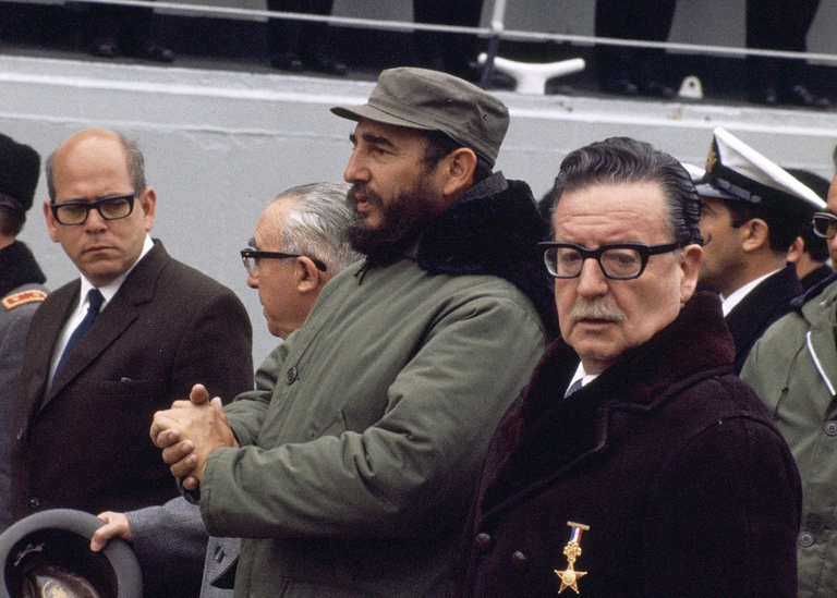 Allende in compagnia di Fidel Castro