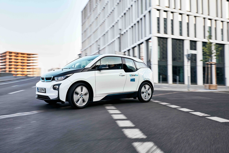 Per i giorni della Design Week si può sperimentare il car sharing di Share Now, nato dalla fusione di Drive Now di Bmw e car2go di Daimler. ©ShareNow