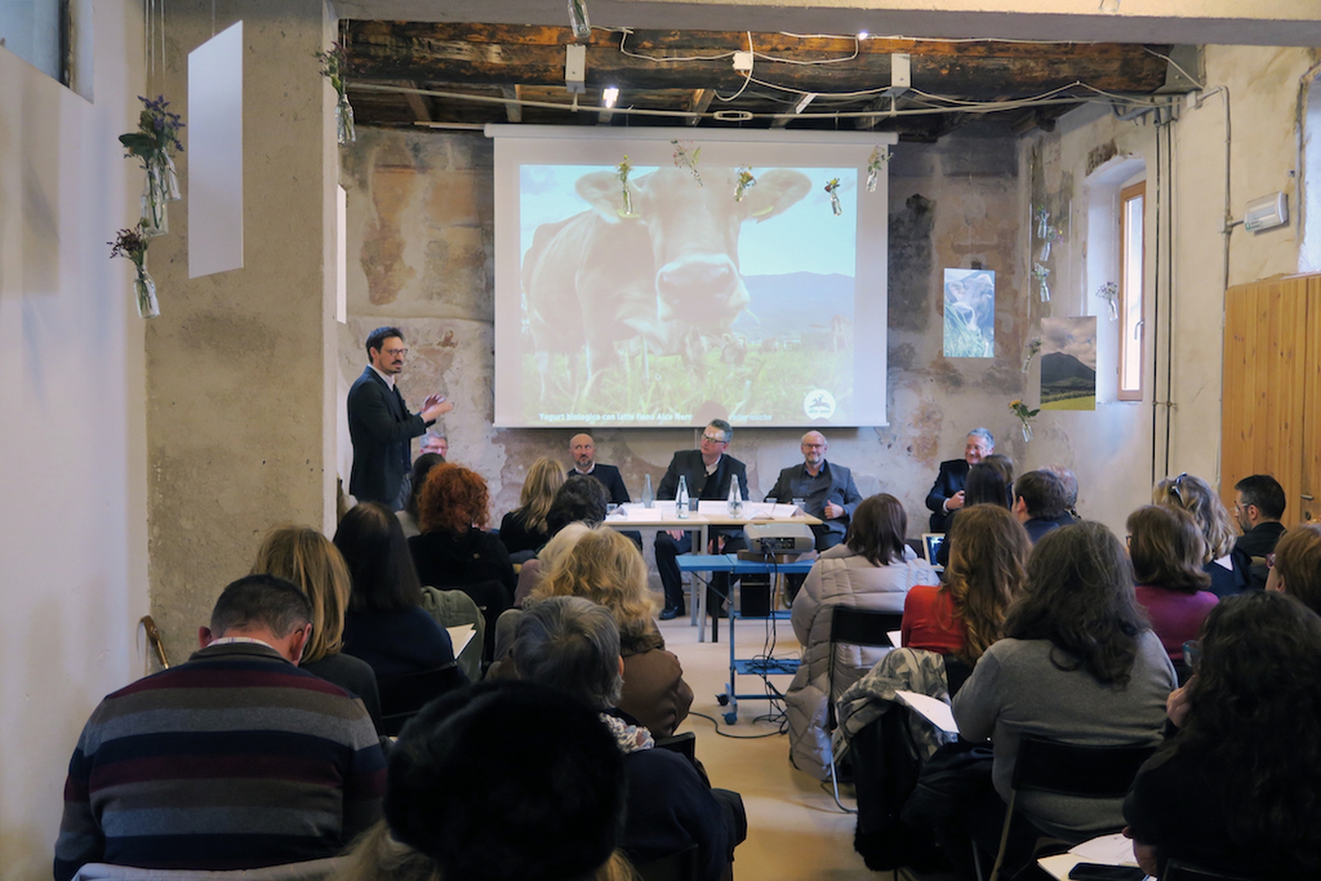 Alla presentazione dello yogurt biologico di Alce Nero