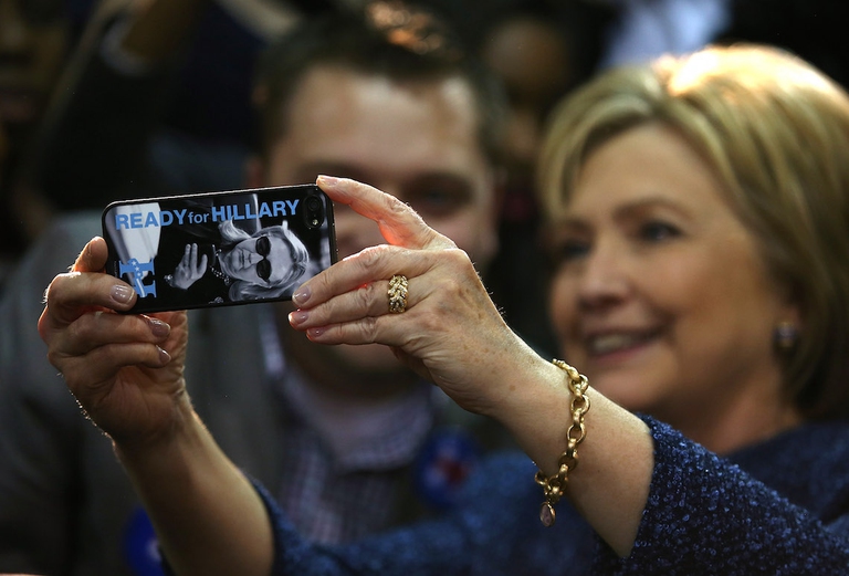 hillary clinton selfie