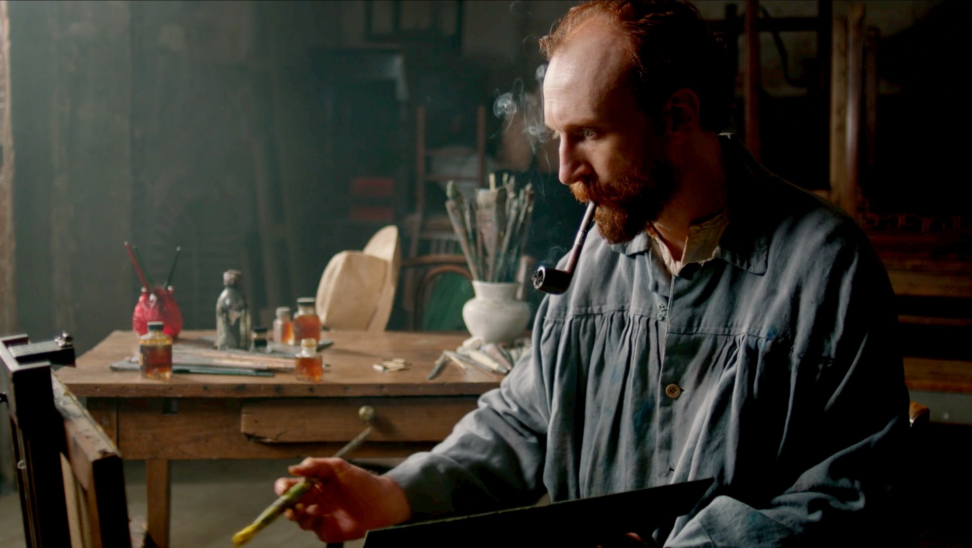 Jamie de Courcey nel ruolo di Van Gogh