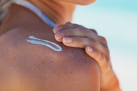 Creme solari, le migliori per la nostra pelle. Per stare al sole in tranquillità