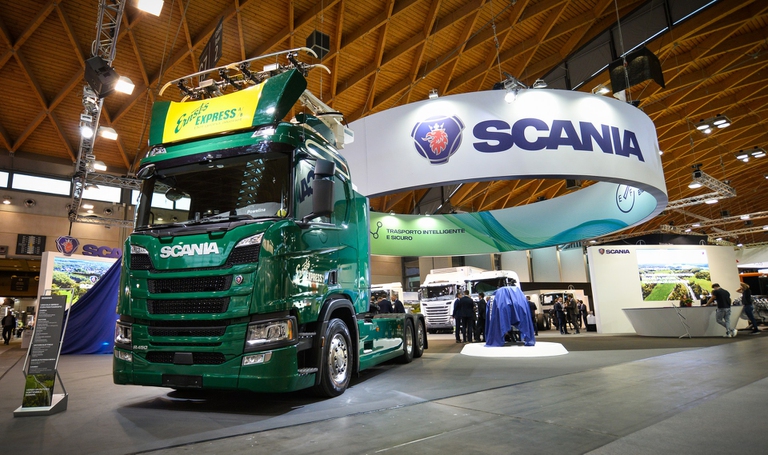 Scania camion ibrido a pantografo
