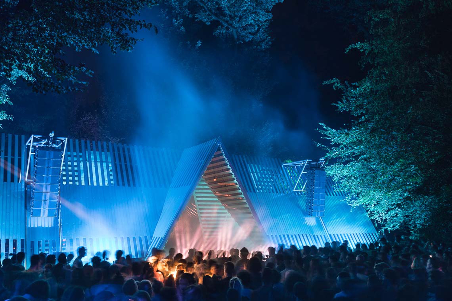 Palco principale di Terraforma di notte