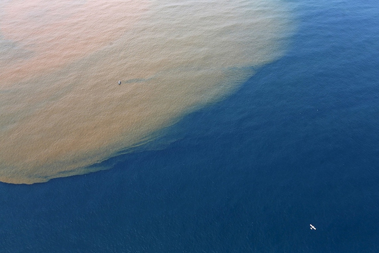 disastro-brasile-fango-oceano