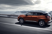 Peugeot 3008. La prima suv col monopattino elettrico nel baule