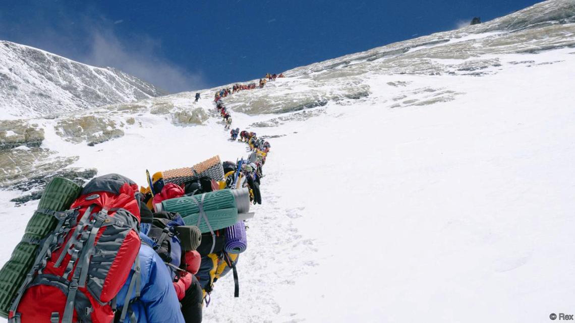 Queue to Everest