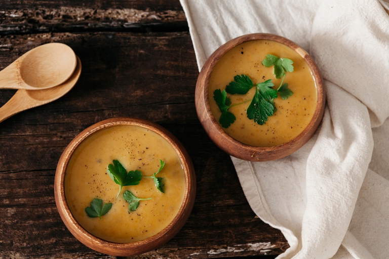  Zuppa di patate dolci, latte di cocco e cardamomo 