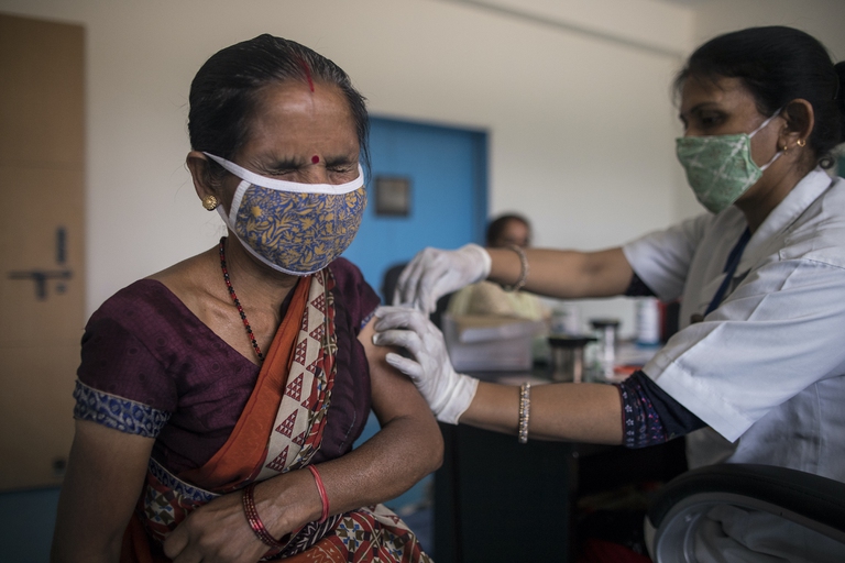 Le vaccinazioni procedono a rilento in India