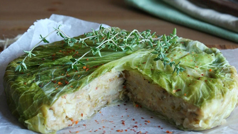 Torta di patate e foglie di verza
