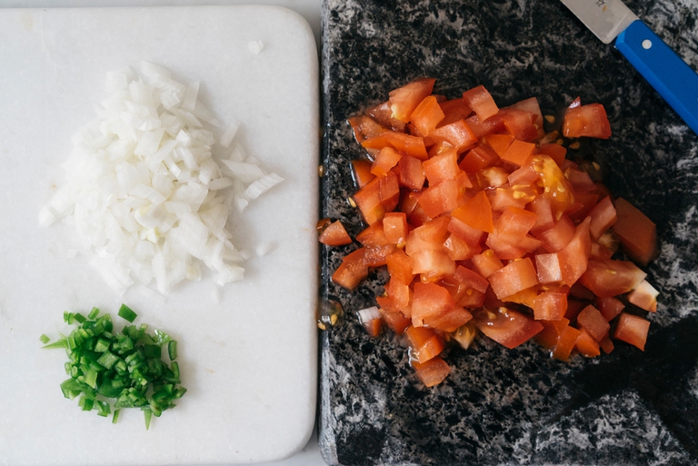 Pico de gallo. La ricetta originale della salsa messicana di pomodori