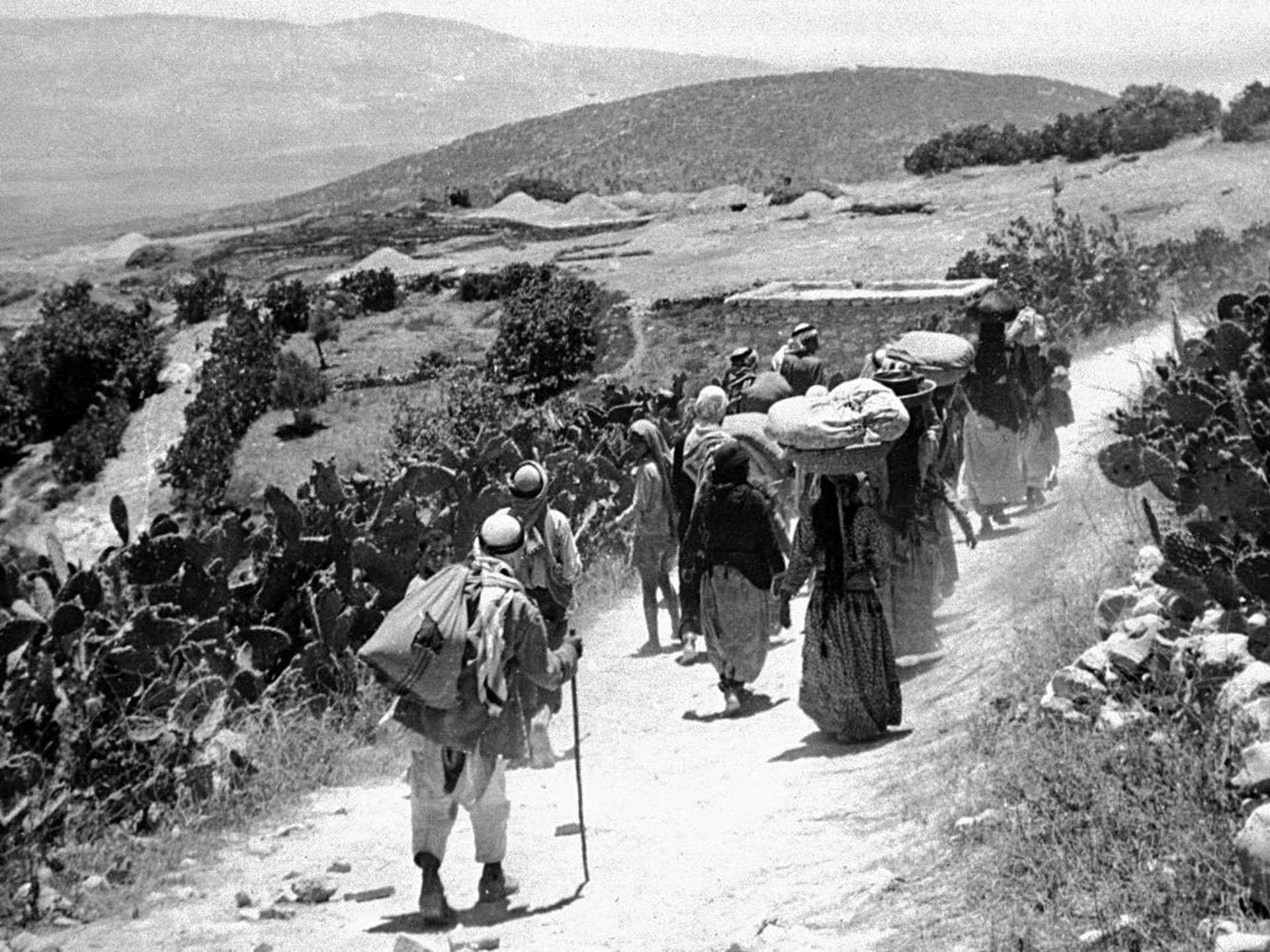 Israel / Palestine: Palestinian women and children driven from their homes by Israeli forces, 1948