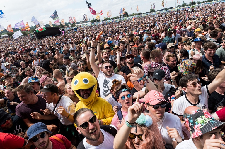 Pubblico del festival di Glastonbury 