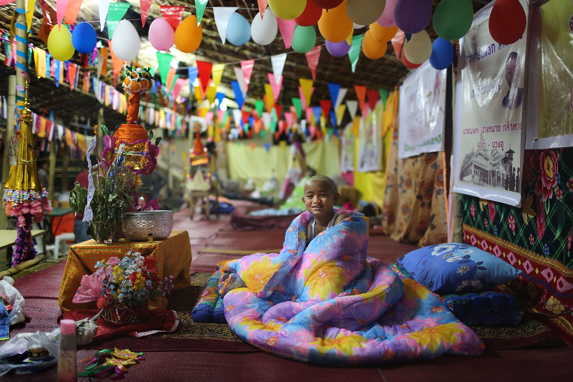 Le immagini del festival buddista Poi sang long in Thailandia