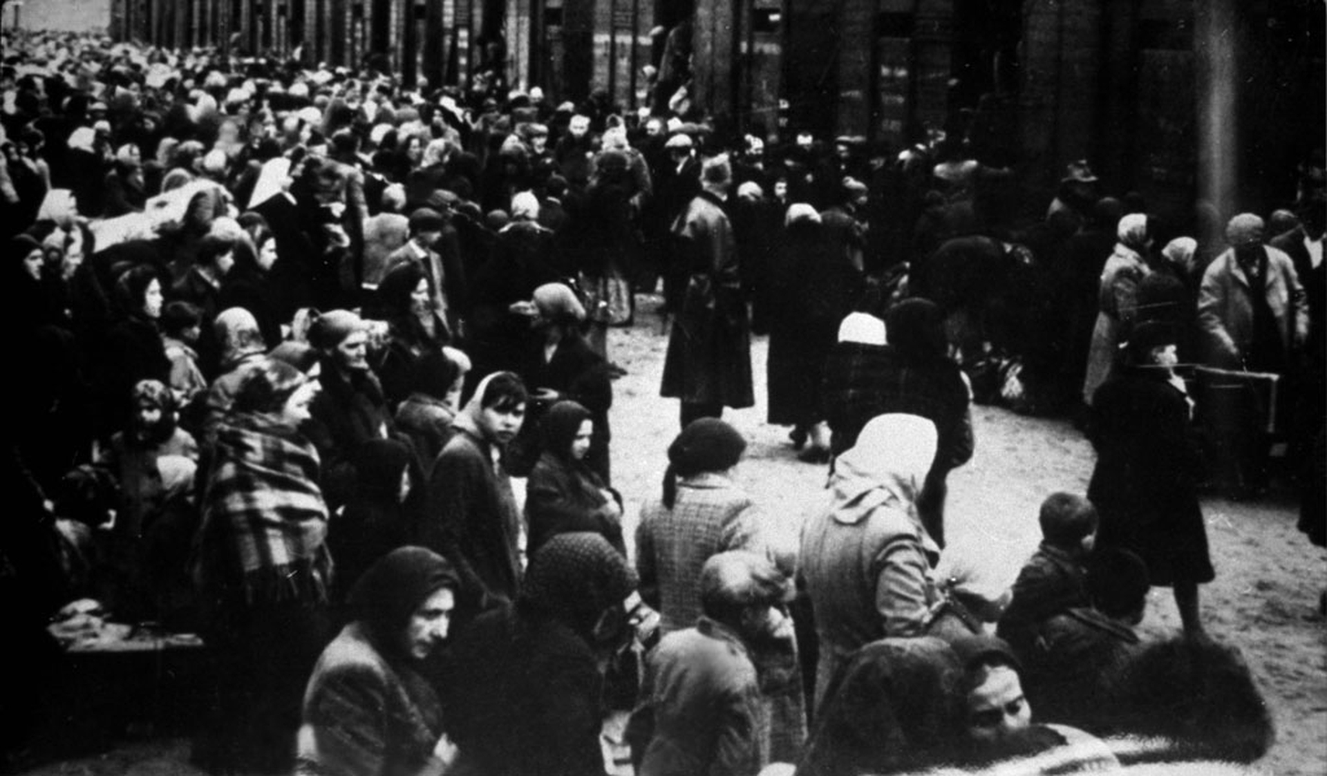 L'arrivo dei deportati ad Auschwitz