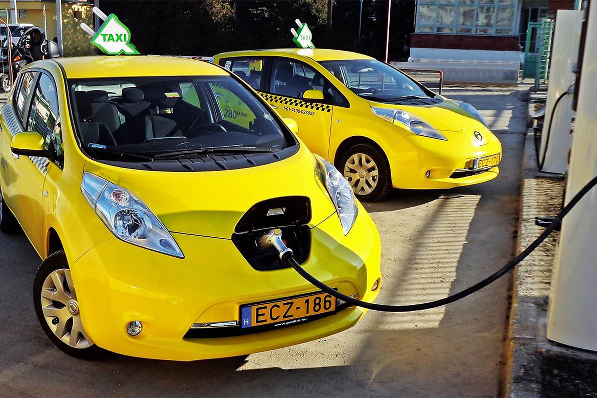 Nissan Leaf Taxi elettrico_005_1