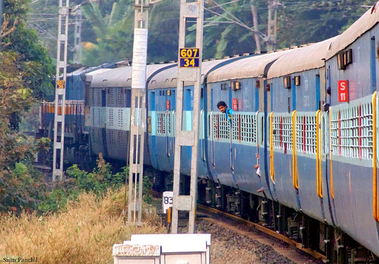 16155707211_6cf31900f5_z