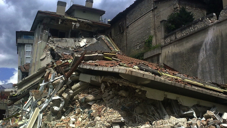 Magnitudo L'Aquila corto