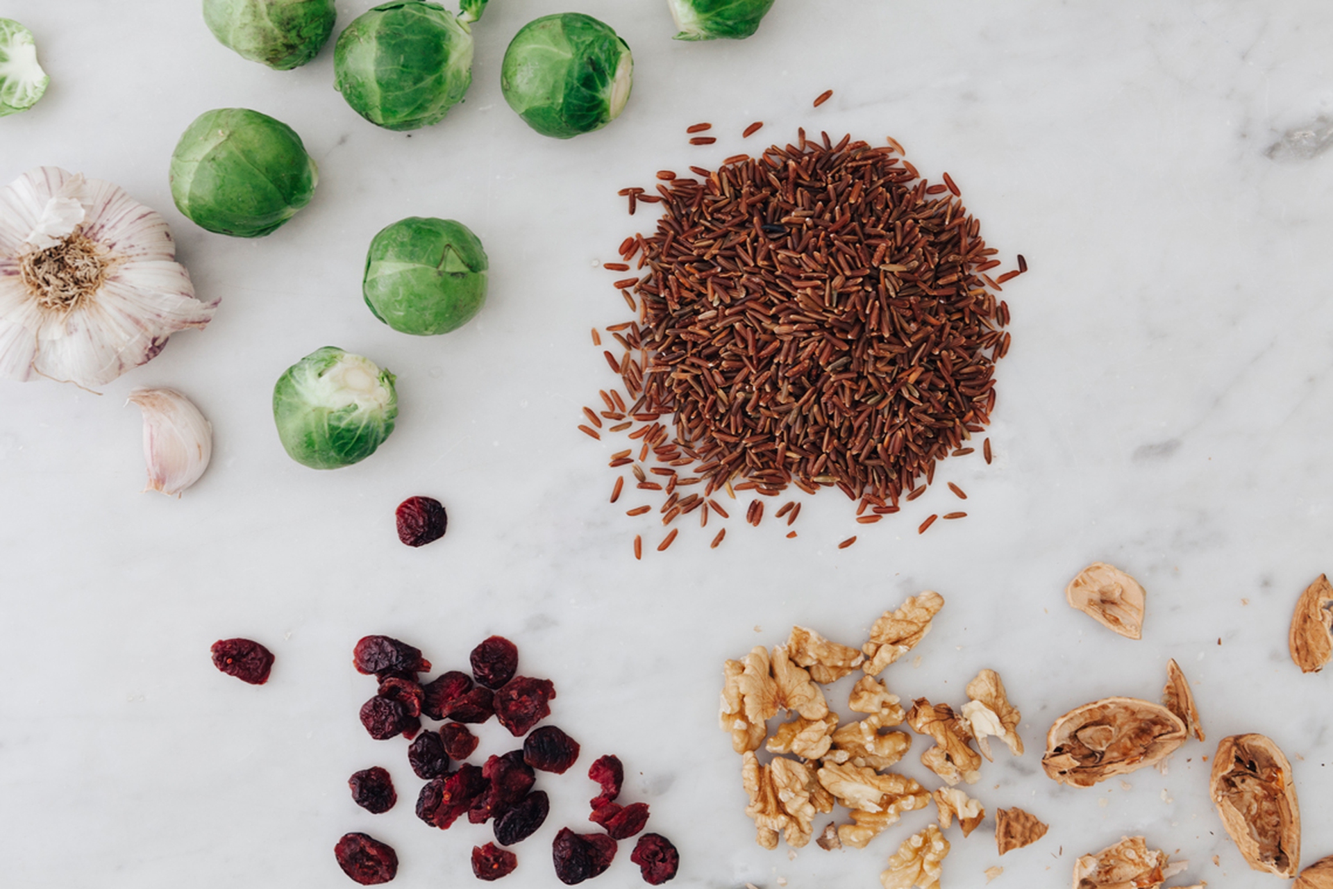Red rice with Brussels sprouts