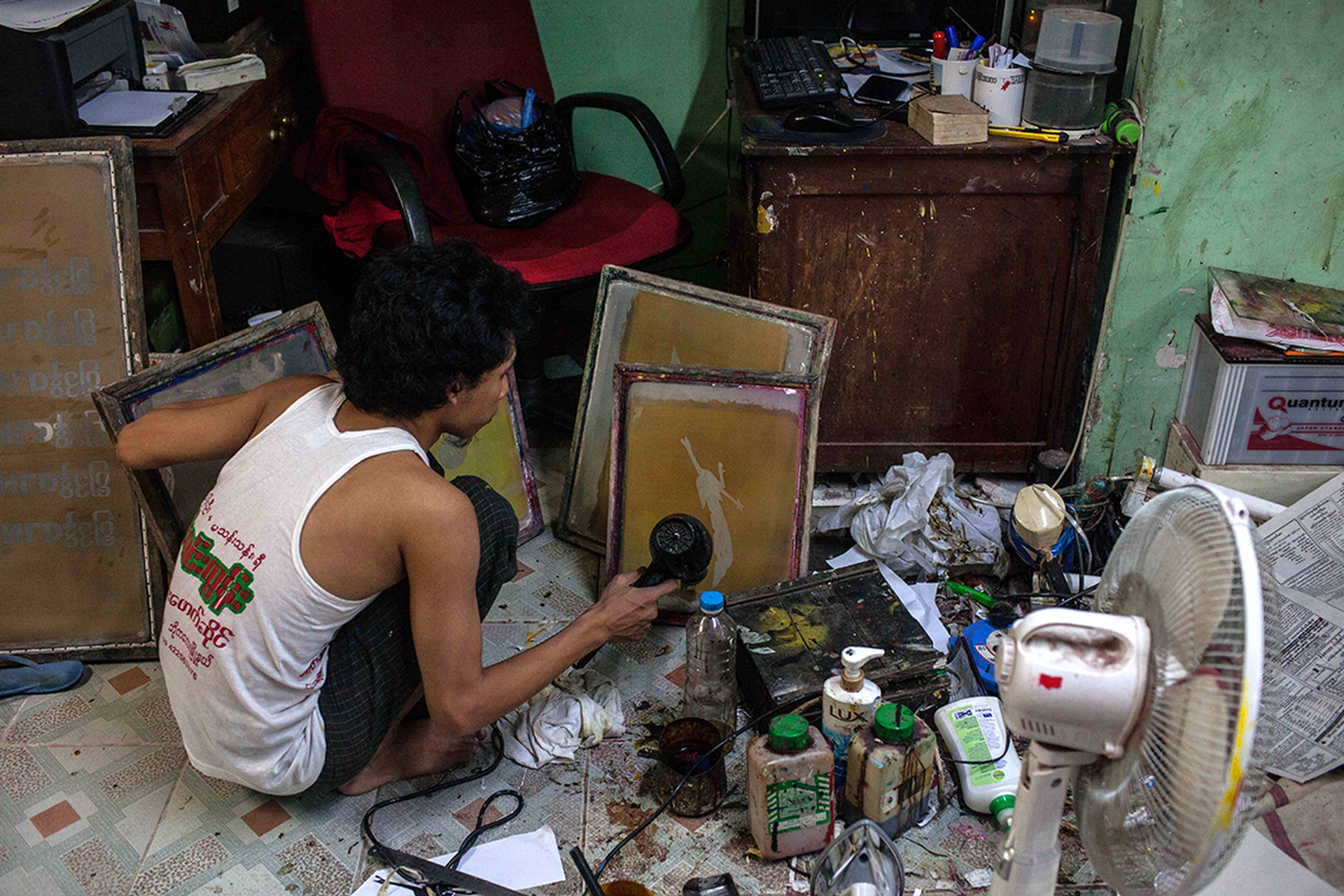 2015 Myanmar elections. Aung San Suu Kyi's party wins absolute majority