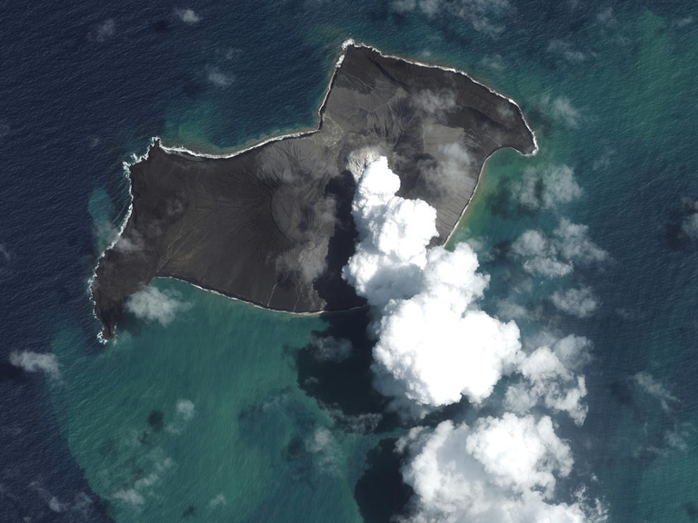 Tonga Volcano eruzione
