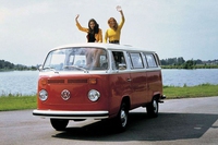 Il mitico pulmino Volkswagen rinasce elettrico. Ecco com’era l’originale