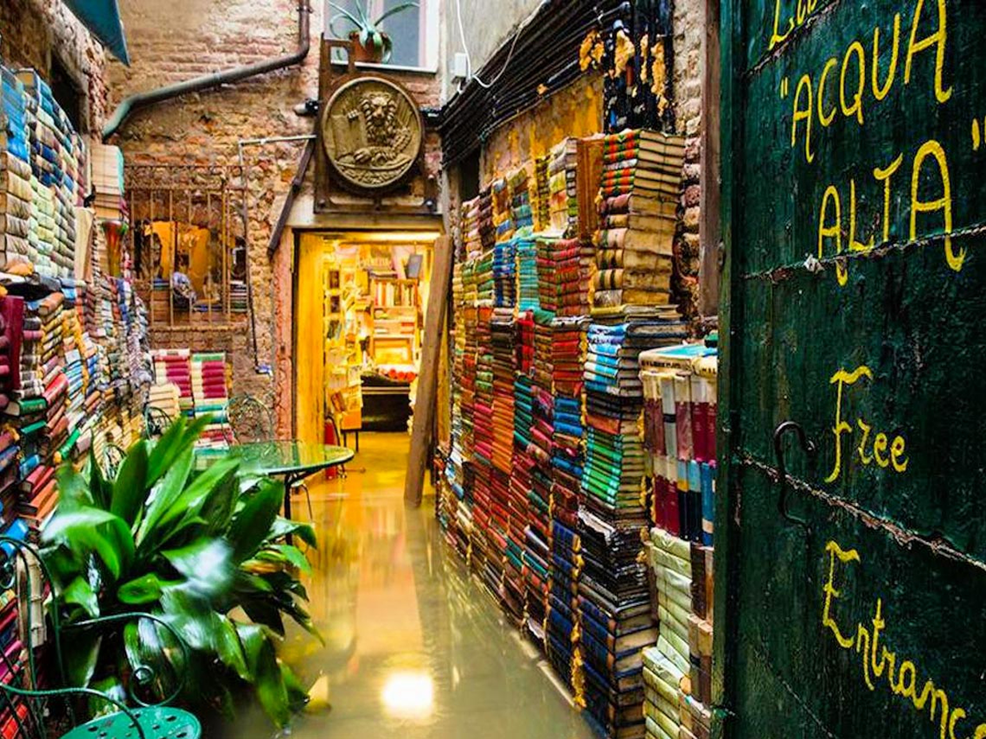 libreria-acqua-alta-venezia