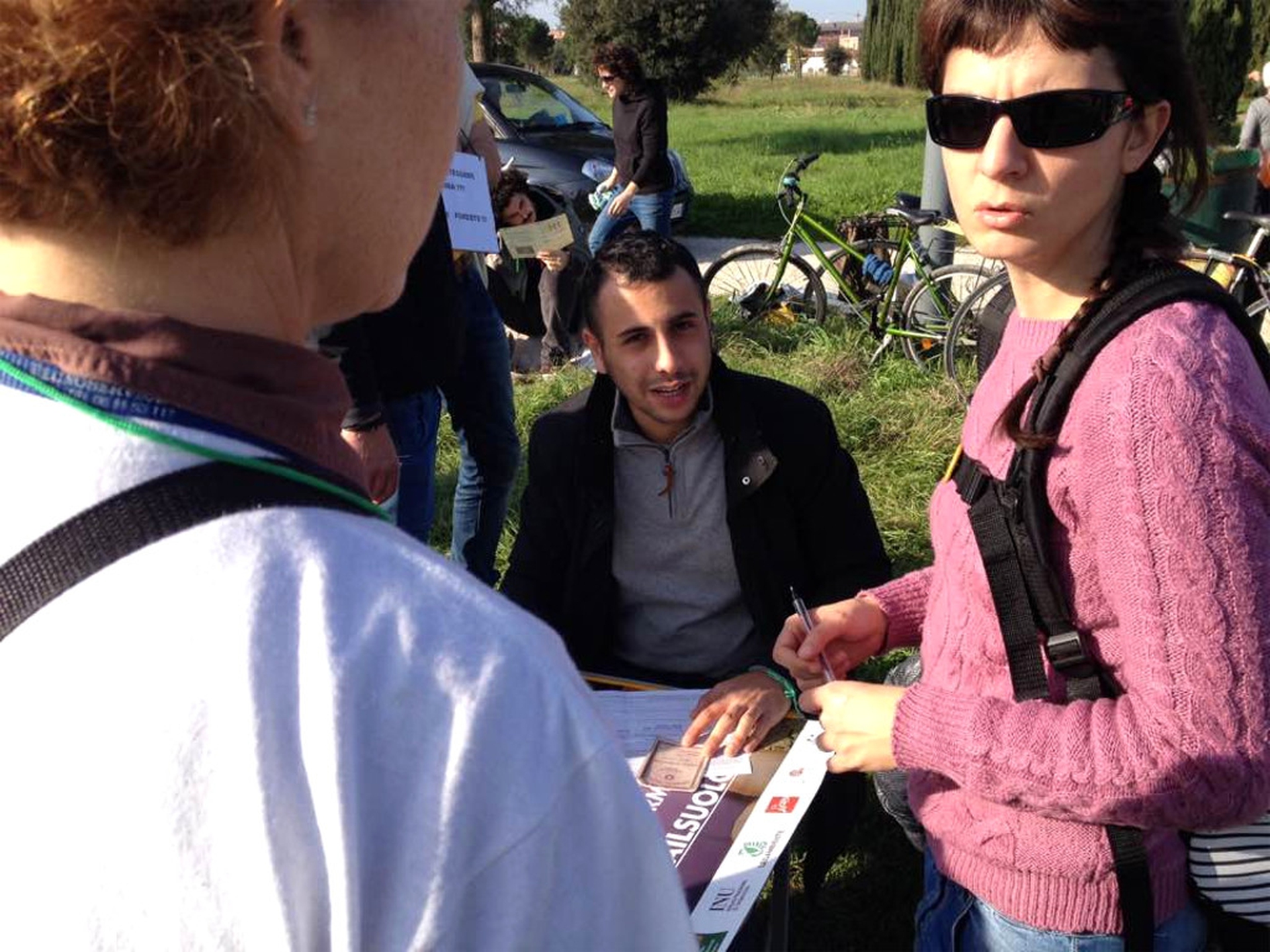 Raccolta firme per salvare il suolo