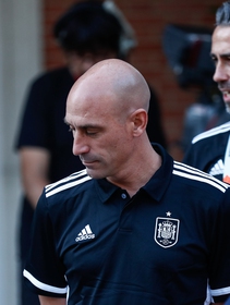 Luis Rubiales si dimette – suo malgrado – da presidente della Federcalcio spagnola