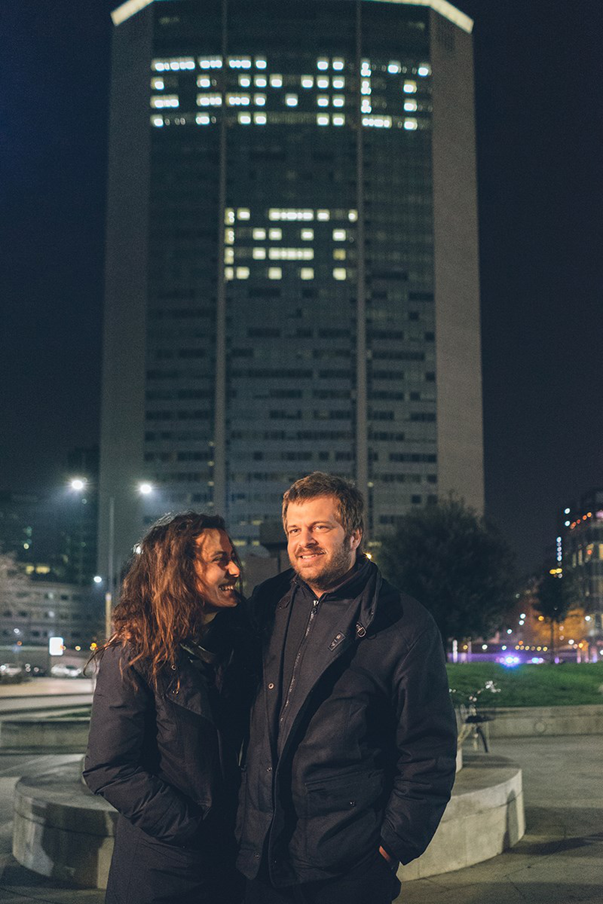 La storia del Pirellone, della scritta Family day e delle foto di Just families