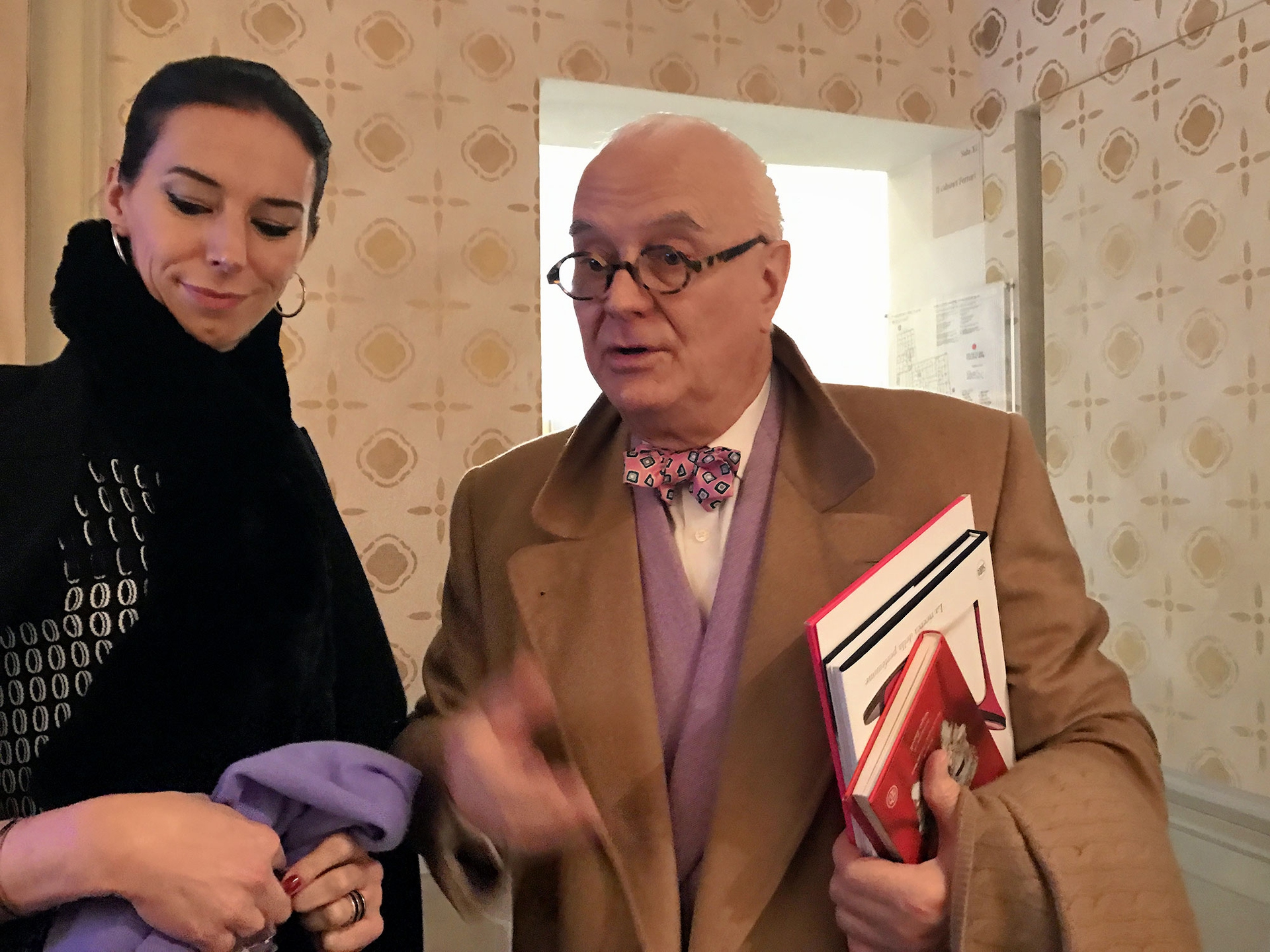 manolo-blahnik-2330-ritratto