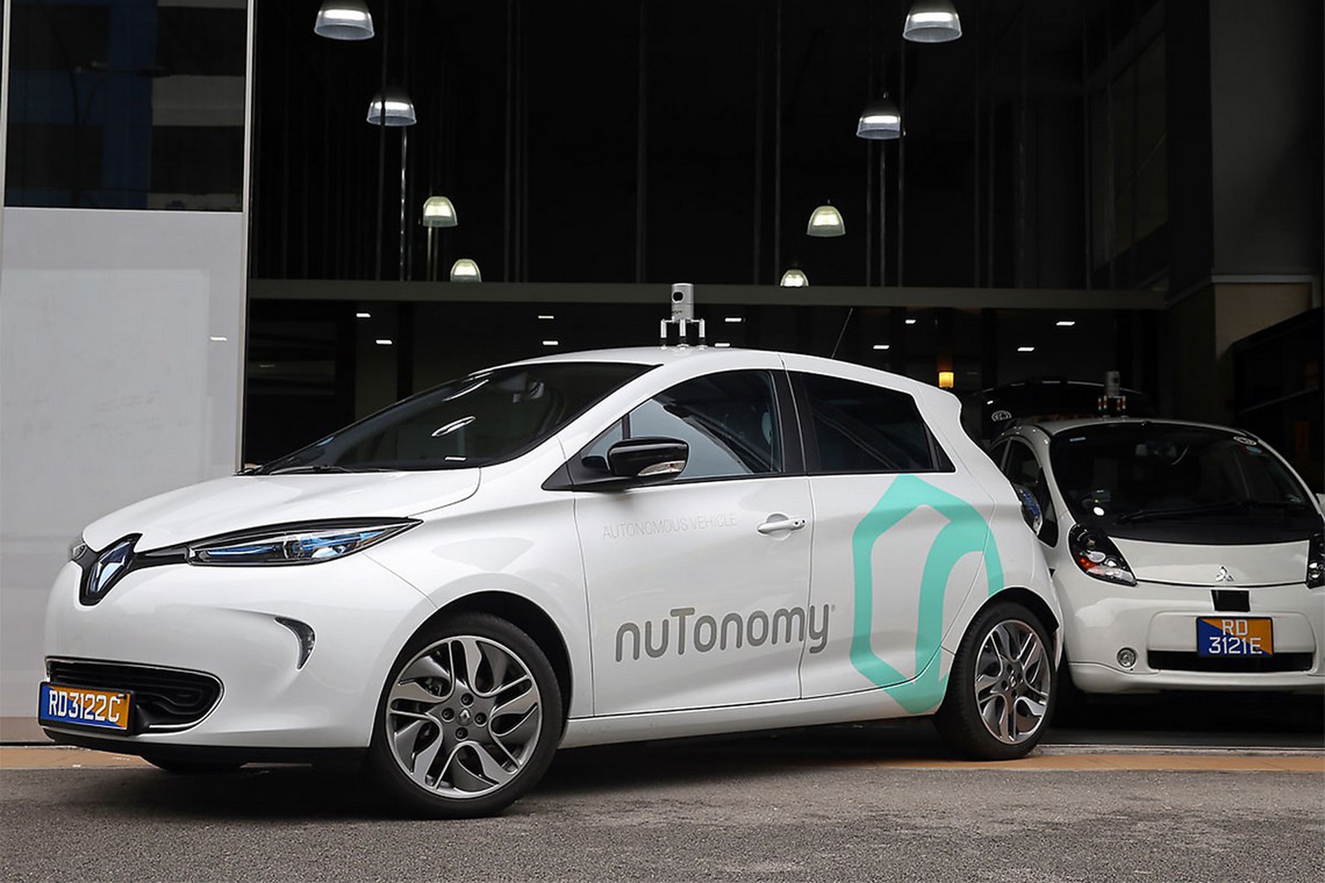 Singapore, debuttano i primi taxi elettrici a guida autonoma