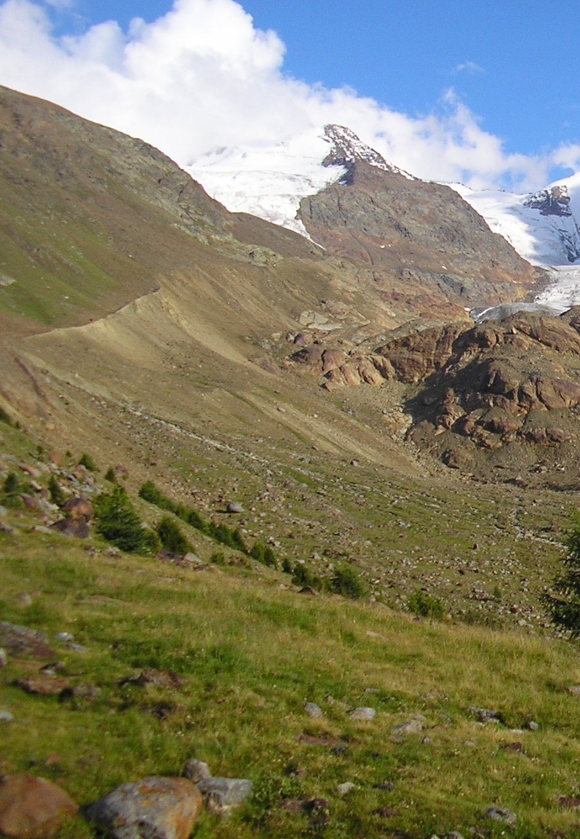 Tutti i numeri (aggiornati) dei ghiacciai italiani. Smiraglia: “Il ghiaccio è pieno di vita”