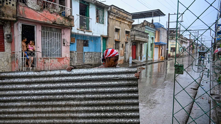 I preparativi a Cuba prima del passaggio dell'uragano Melissa.jpg