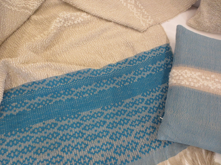 Abitare Cangiari, cuscini e coperte