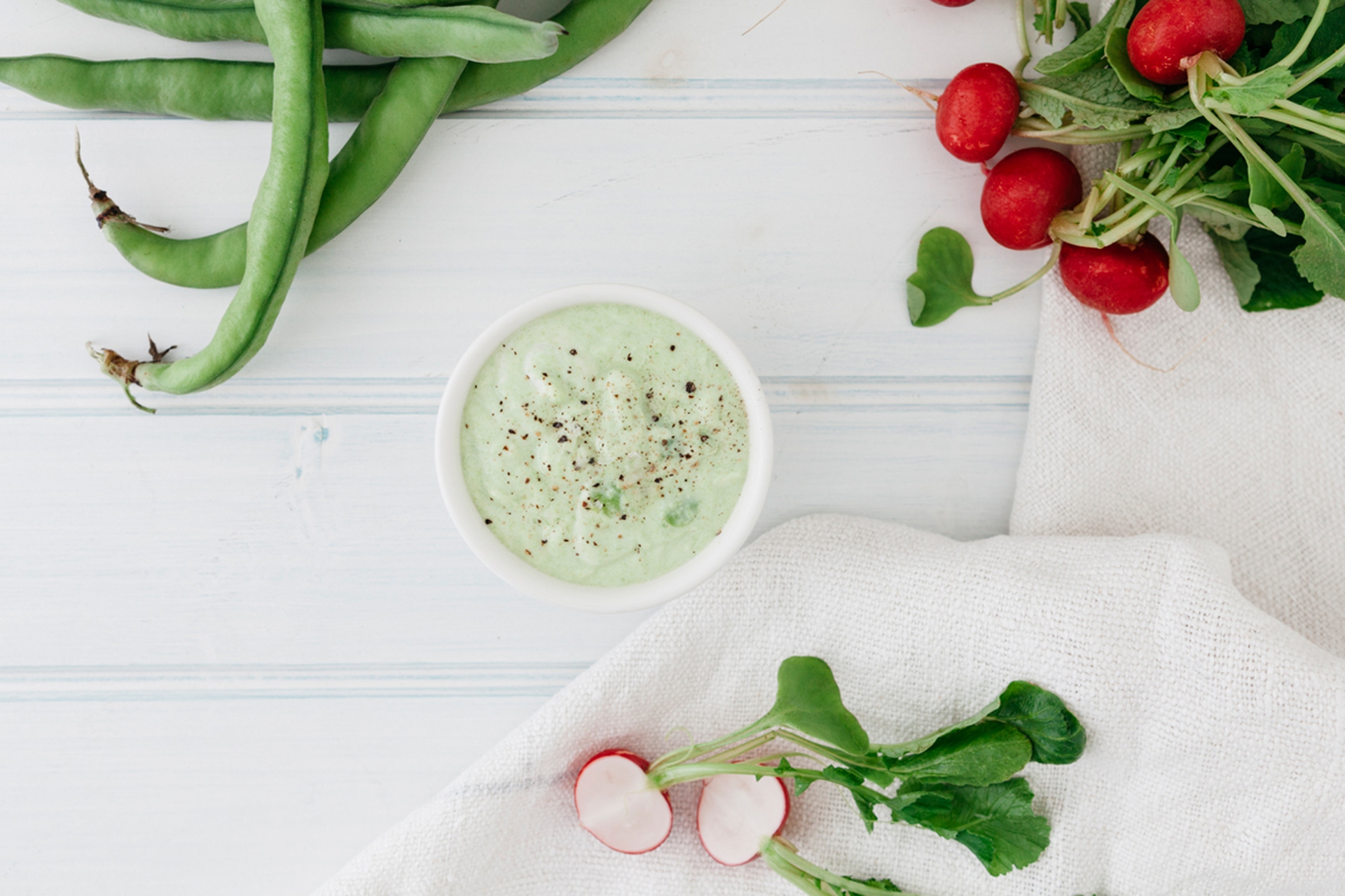 Broad bean and goat's cheese dip