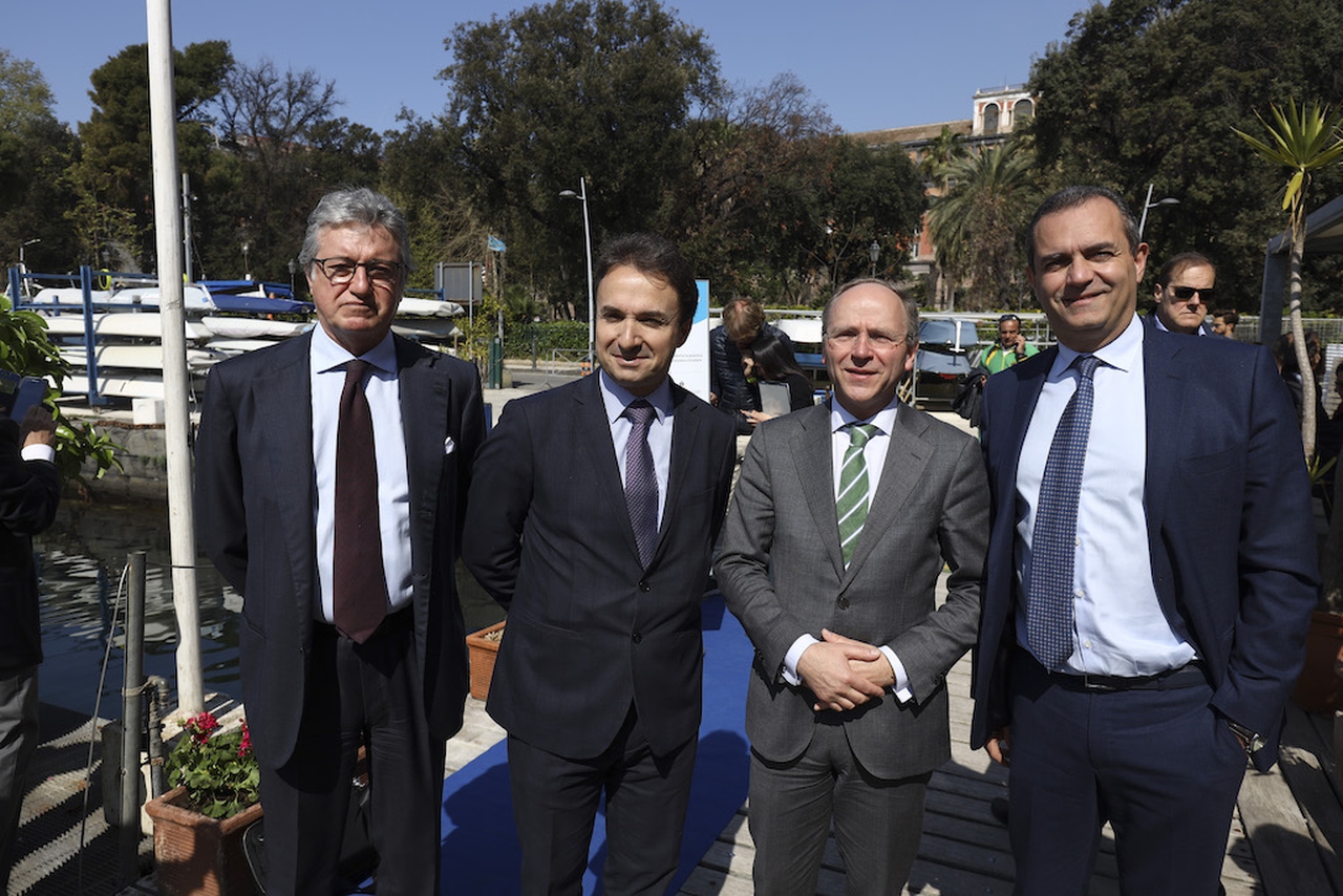 The LifeGate PlasticLess Seabin reaches Athens and Milan, thanks to KLM