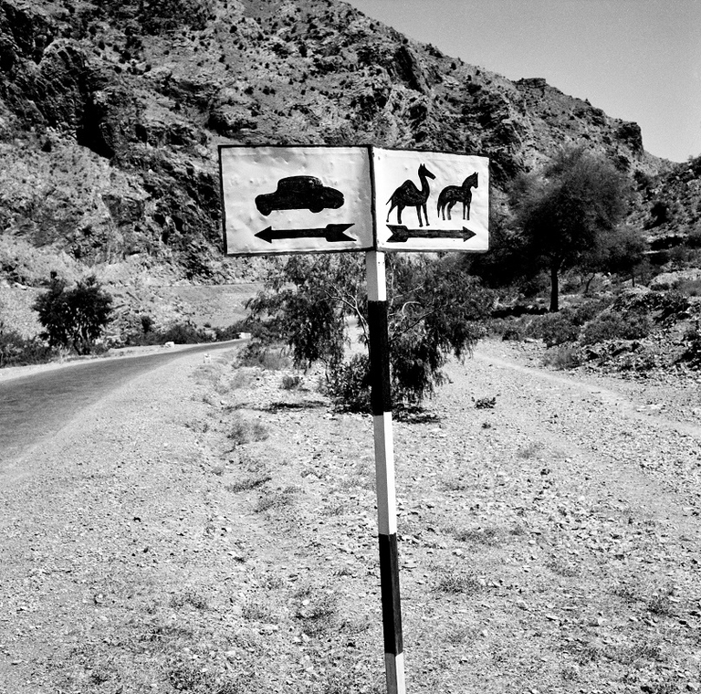 Cartello stradale vicino al Passo di Khyber 