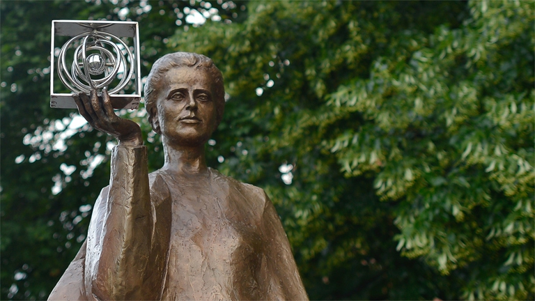 marie-curie-statua