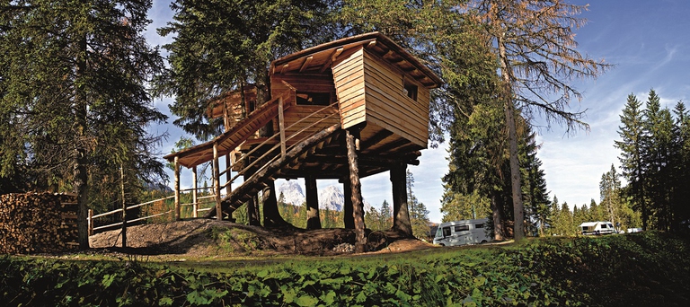 Vacanze per bambini - La casa sull'albero nel CaravanParkSexten in Alta Pusteria (www.bimboinviaggio.it)