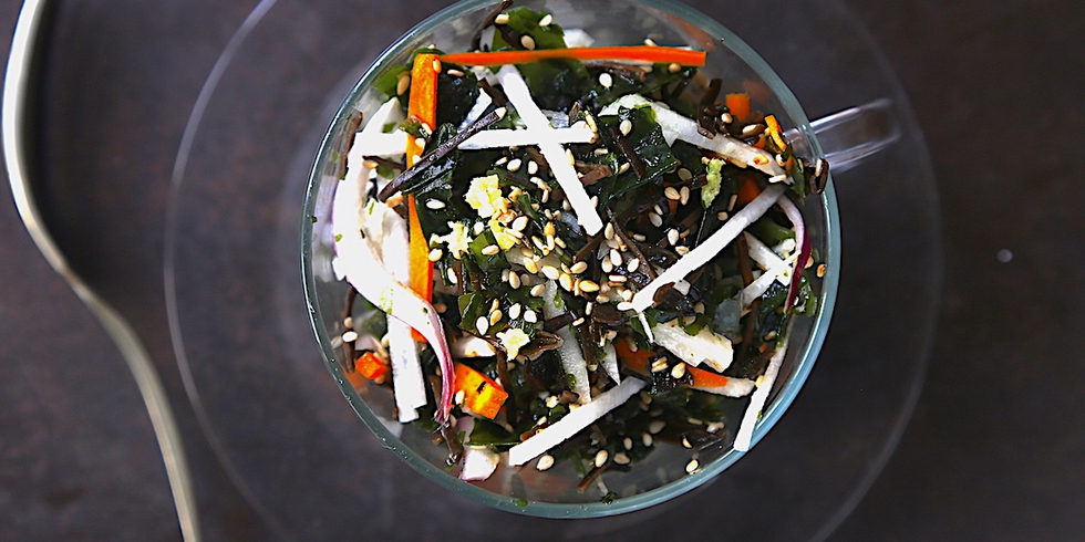 La ricetta dell’insalata di alghe con salsa agrodolce e sesamo