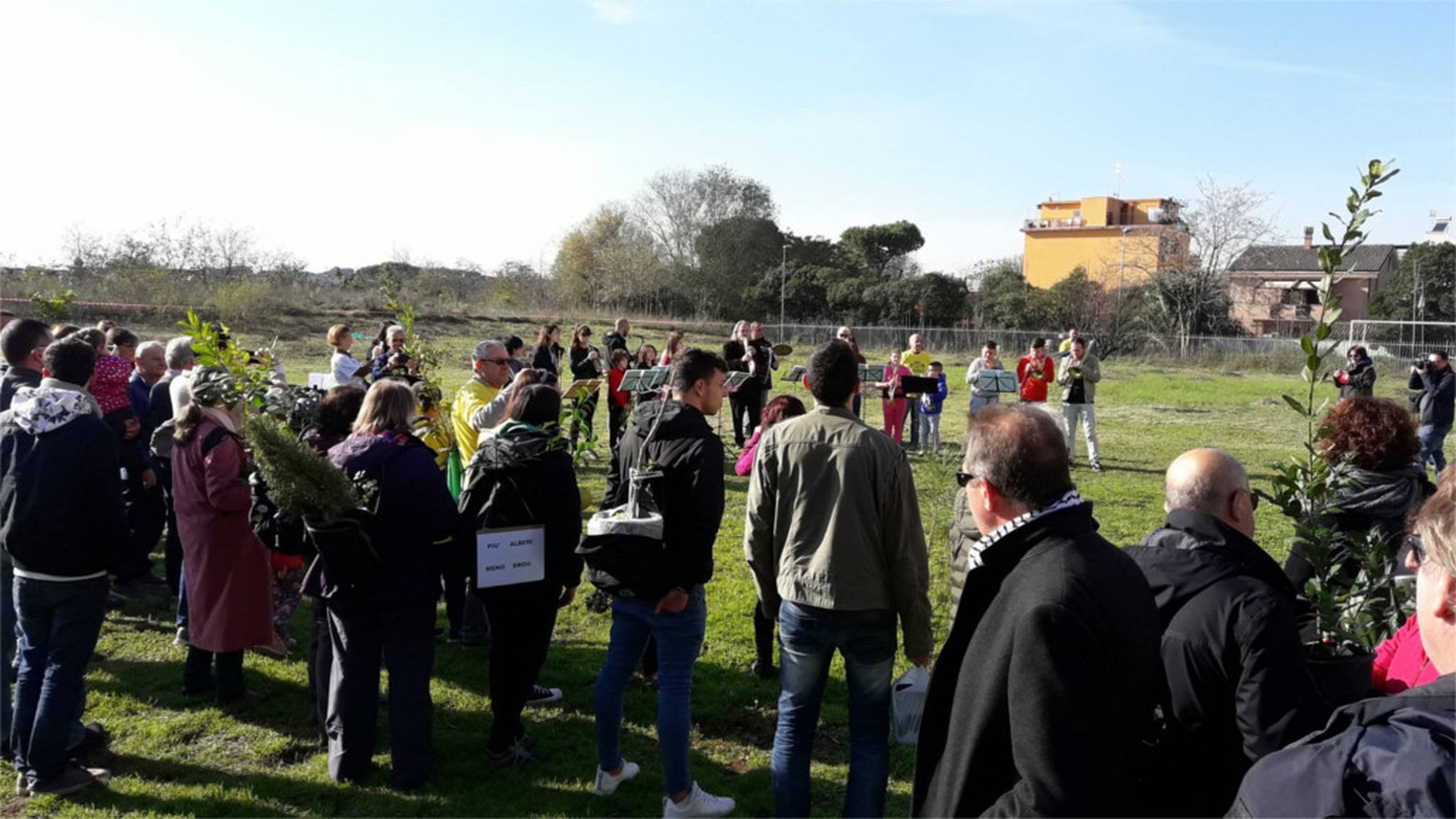 Dopo la marcia degli alberi, la banda