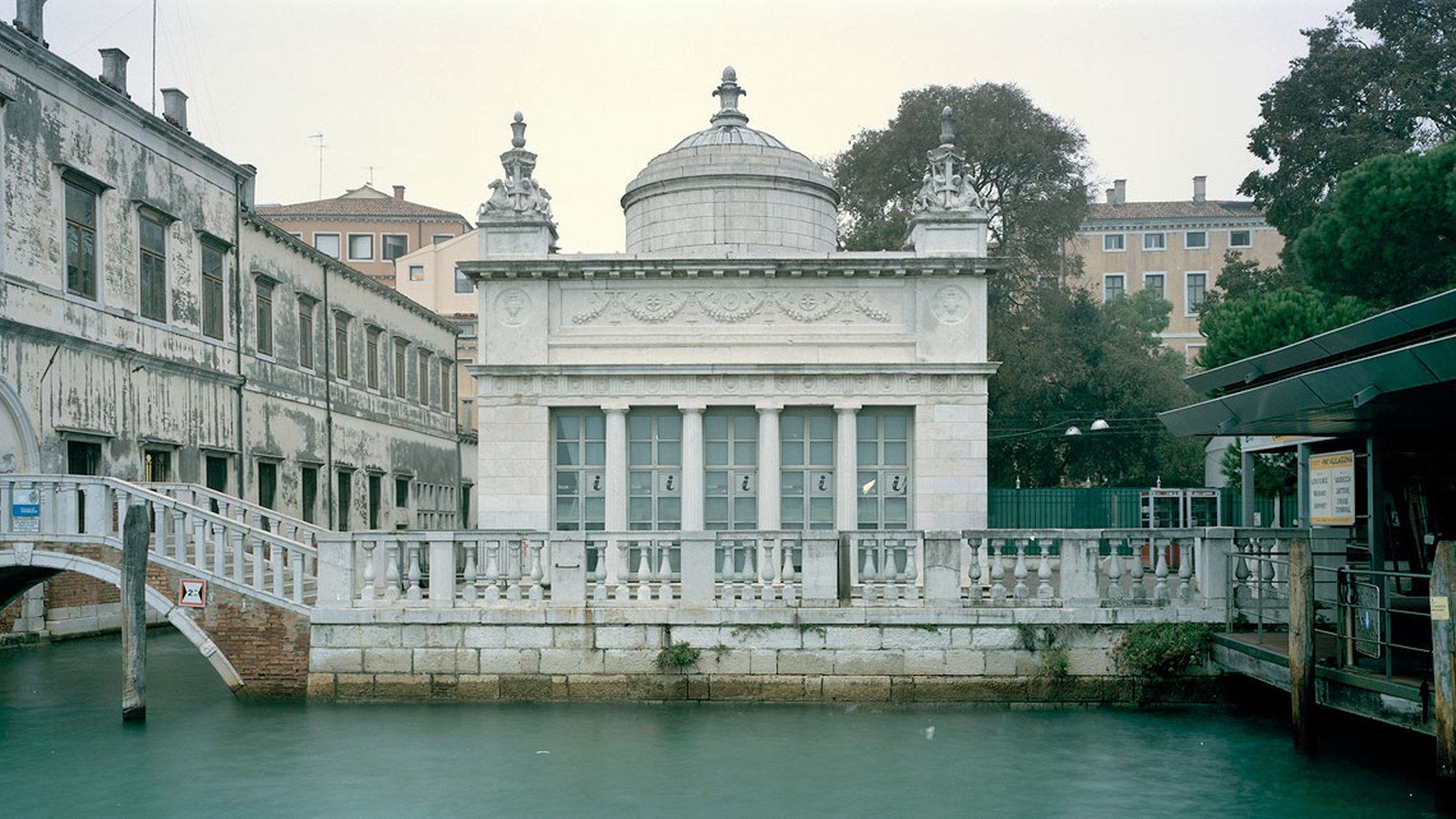 Come rinascono i Giardini Reali di Venezia - Contrasto Martino Lombezzi La Coffee House Il PaDiglione Del Caffe Dei GiarDini Reali Venezia 2016