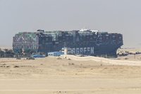 La Ever Given è stata disincagliata e nel canale di Suez è ripreso il traffico
