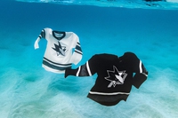 Le maglie da hockey di Adidas e Parley for the Oceans fatte con i rifiuti oceanici