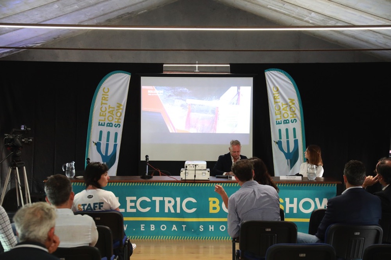 Electric boat show 